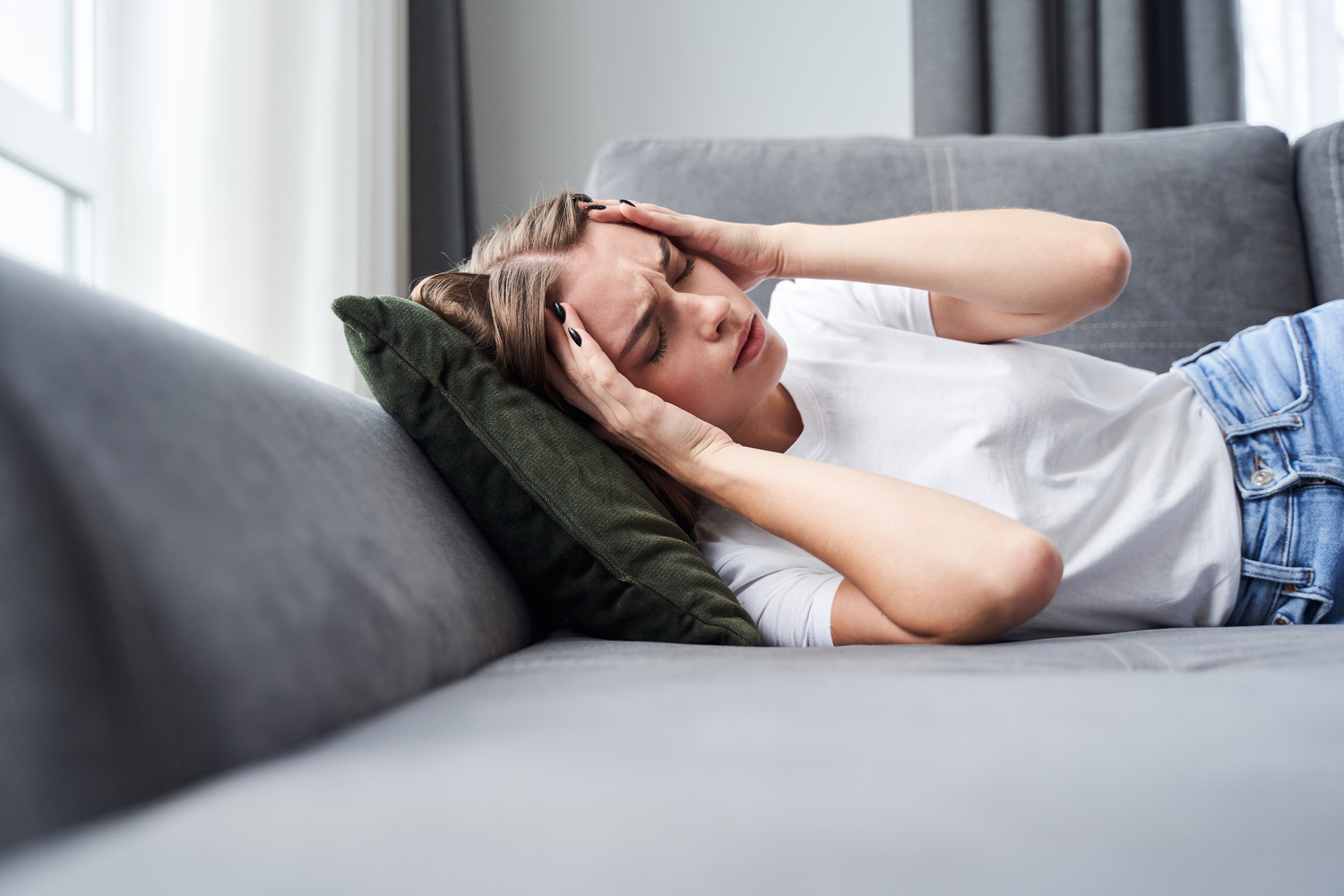 Что делать, если при простуде болят и слезятся глаза